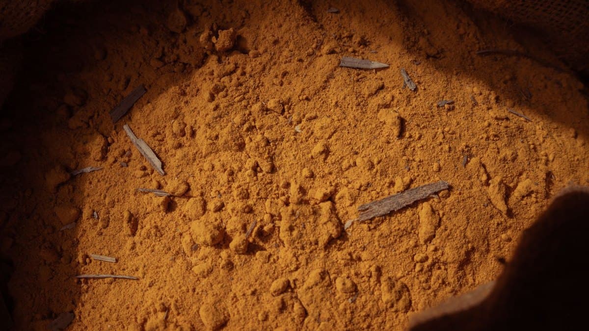 Turmeric and Curcumin: Real Benefits, Honest Dosing, and the Absorption Problem